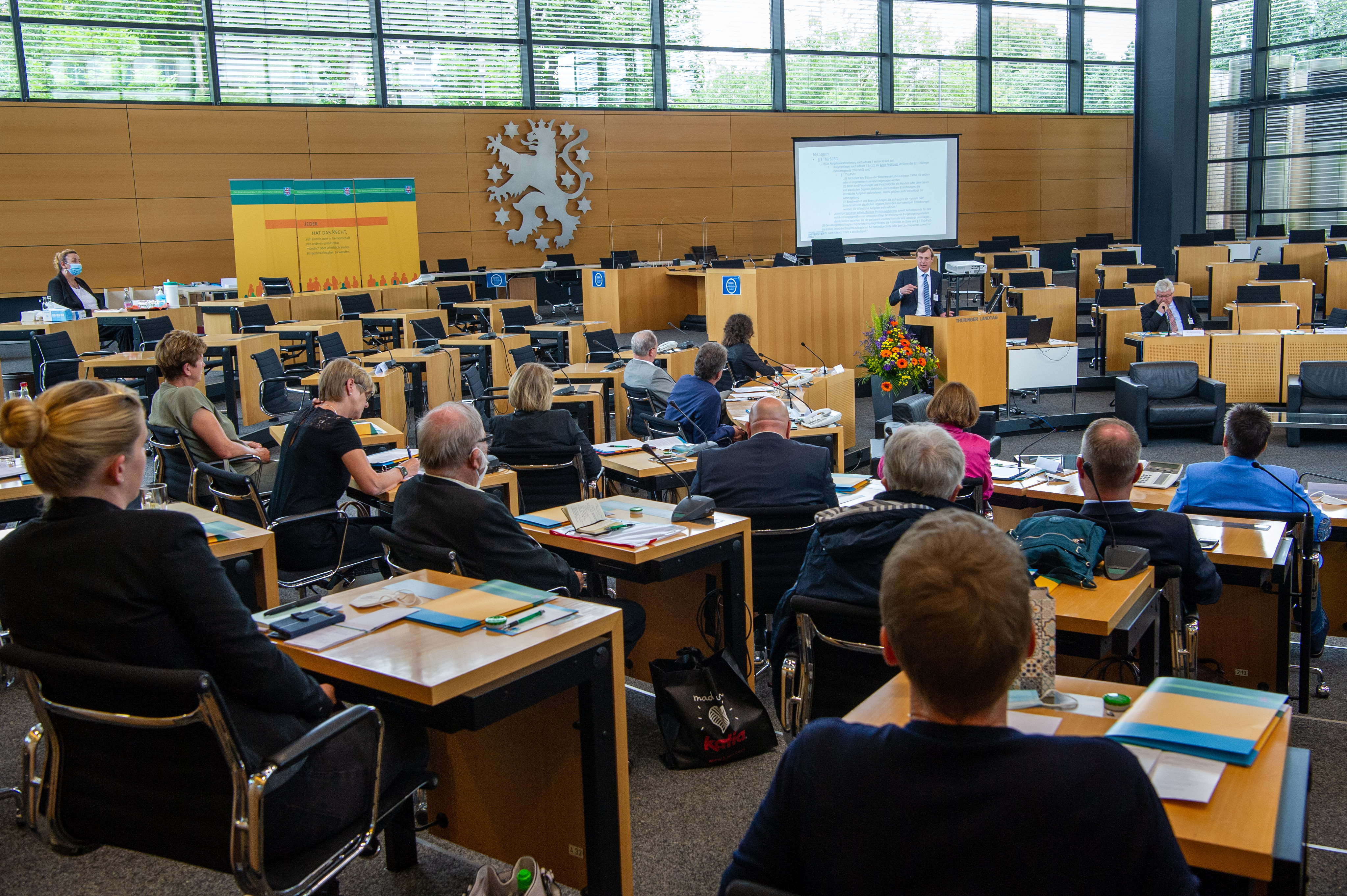 Blick auf die Teilnehmer im Plenarsaal im Thüringer Landtag