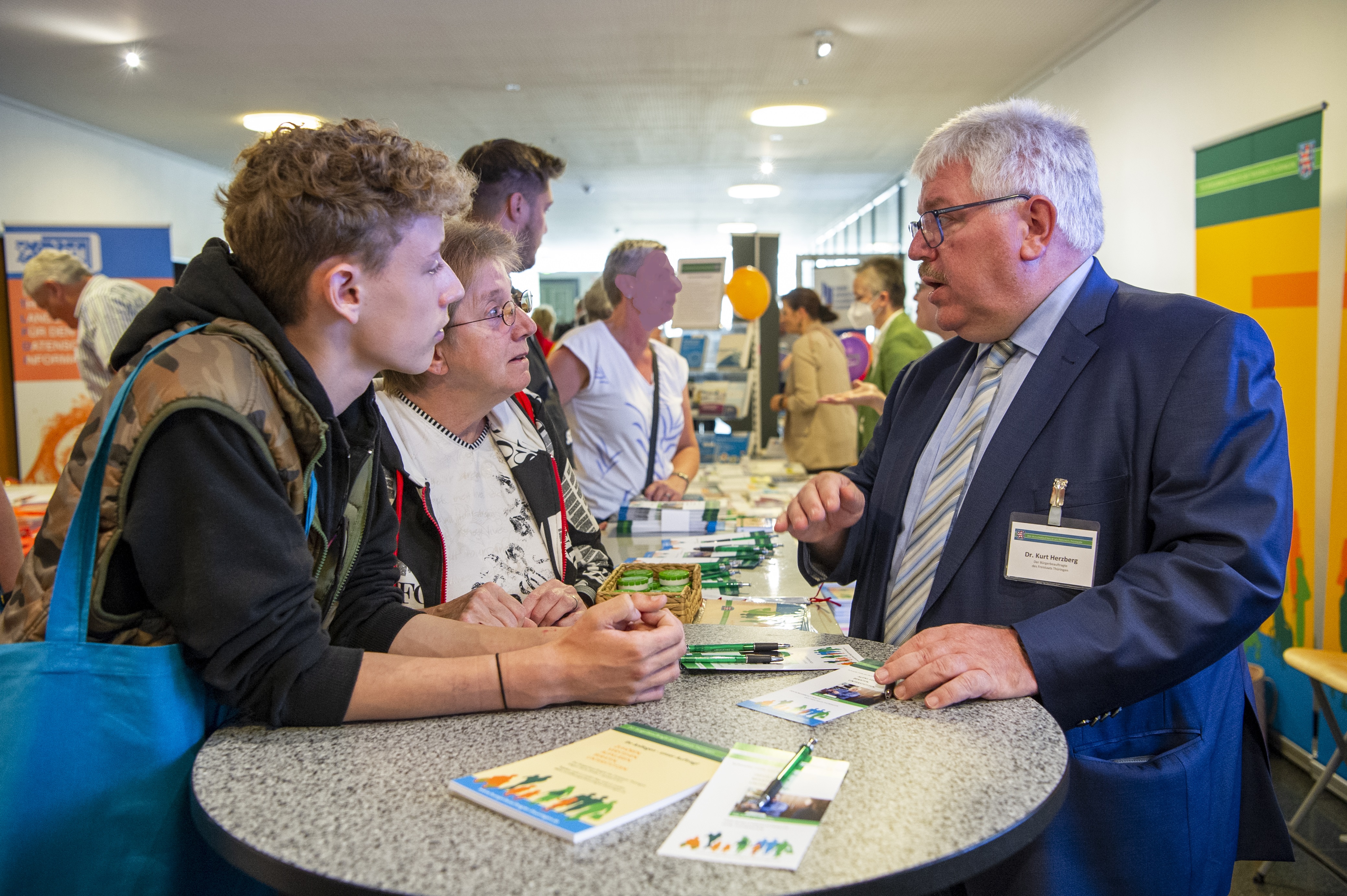 Dr. Herzberg im Dialog