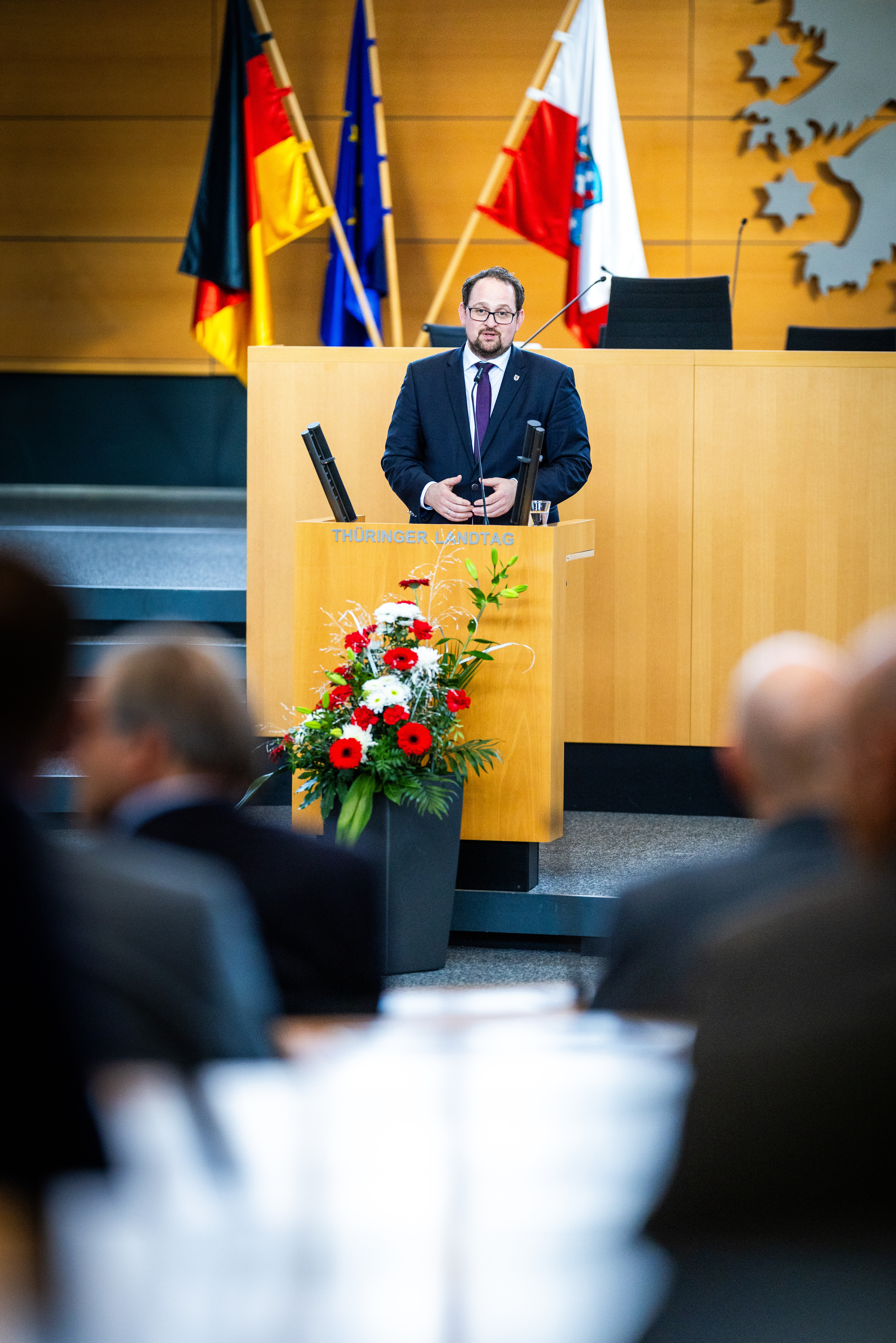 der Landtagspräsident am Stehpult im Plenarsaal des Thüringer Landtags